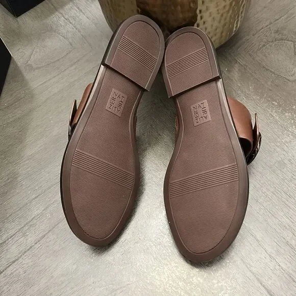 Naturalizer Finola Leather Buckle Detail Toe Loop Thong Sandals - Picture 3 of 11